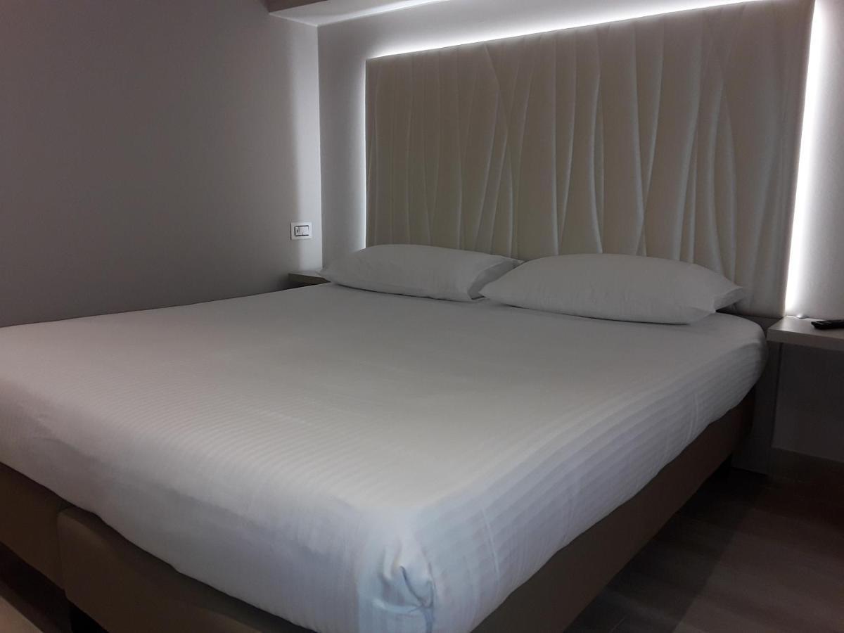 Hotel Danieli La Castellana Lago Di Garda Brenzone sul Garda Exteriér fotografie